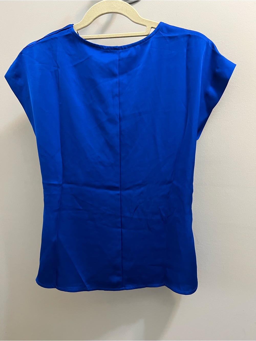 Taelynn Royal Blue Knot-Front Satin Blouse flowy bottom Size M NWT - Picture 9 of 9